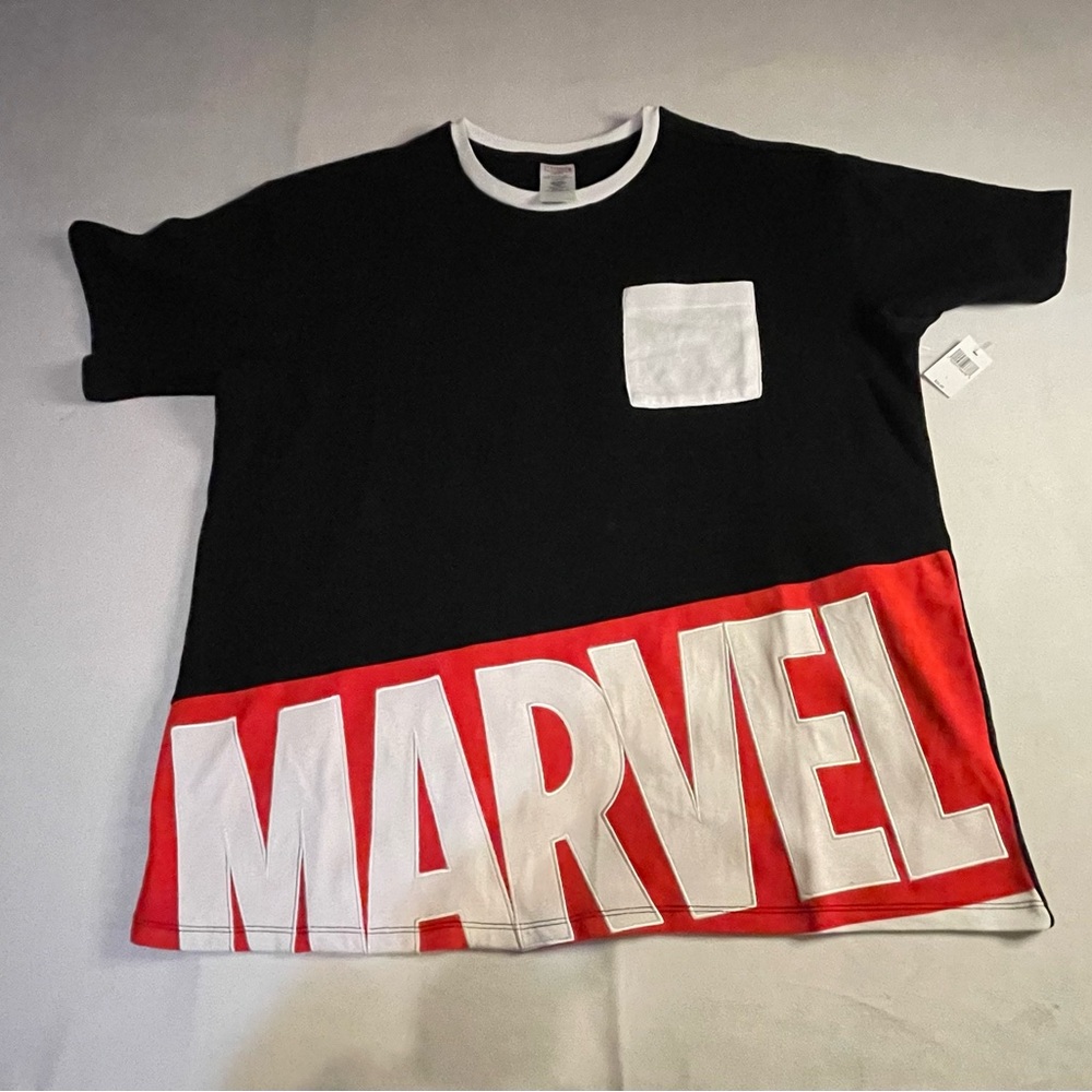 Marvel Disney pocket shirt logo‎ unisex large. NWT black white red
